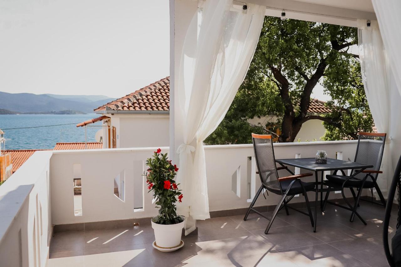 Apartments Morska Vila كومارنا المظهر الخارجي الصورة