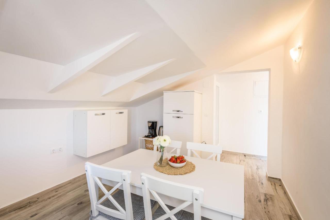 Apartments Morska Vila كومارنا المظهر الخارجي الصورة