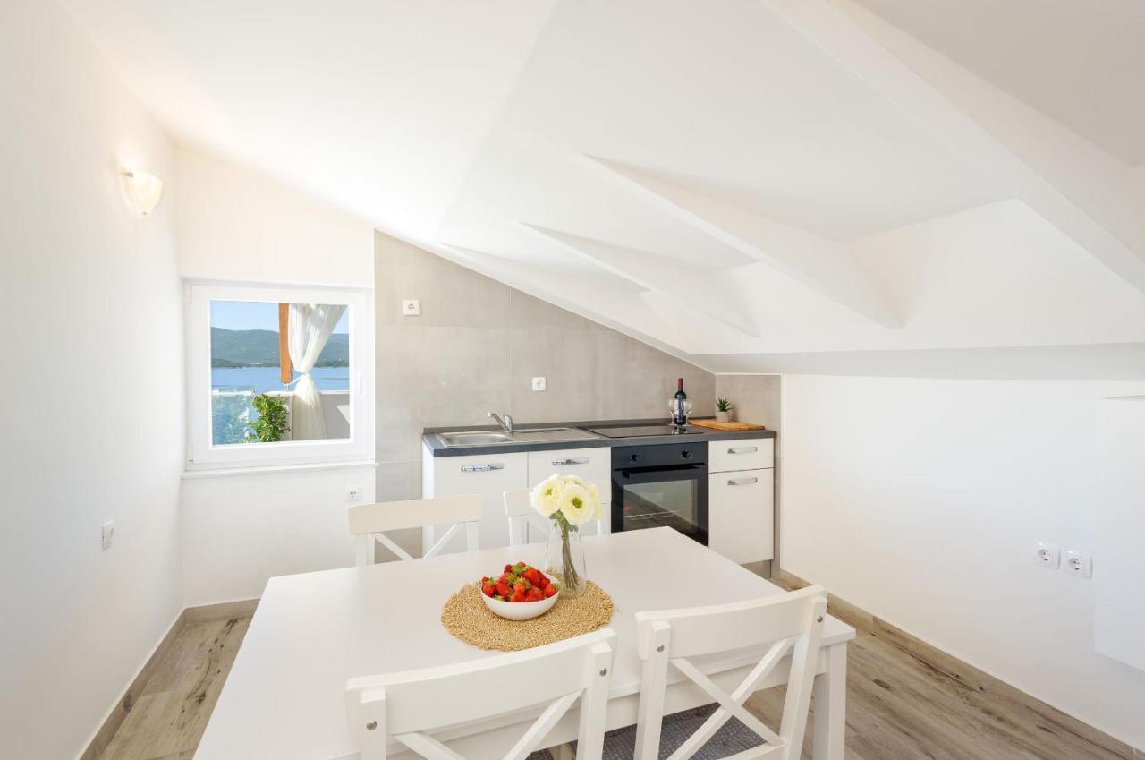 Apartments Morska Vila كومارنا المظهر الخارجي الصورة