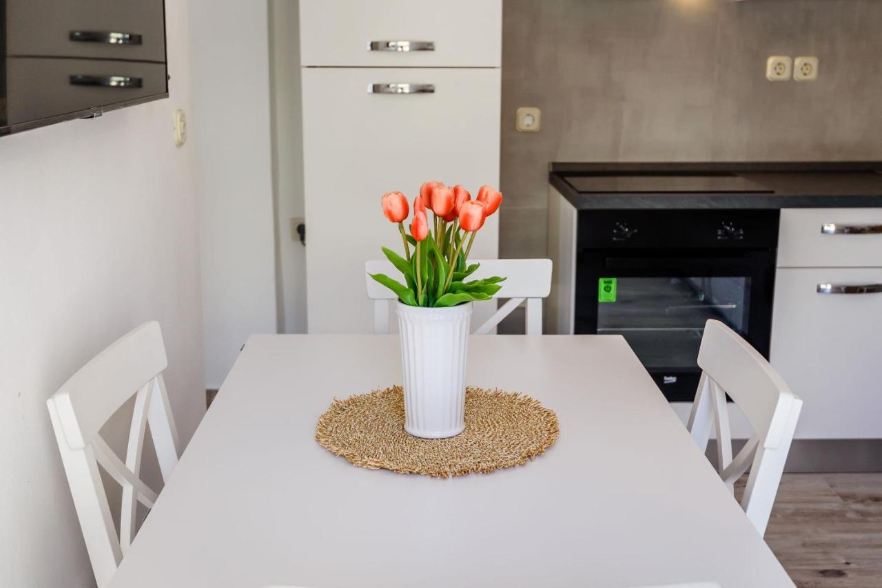 Apartments Morska Vila كومارنا المظهر الخارجي الصورة