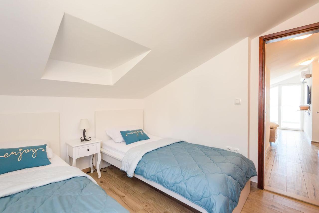 Apartments Morska Vila كومارنا المظهر الخارجي الصورة